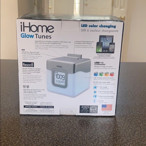 Color Changing alarm clock w/USB charging&FMradio - Picture 2 of 3